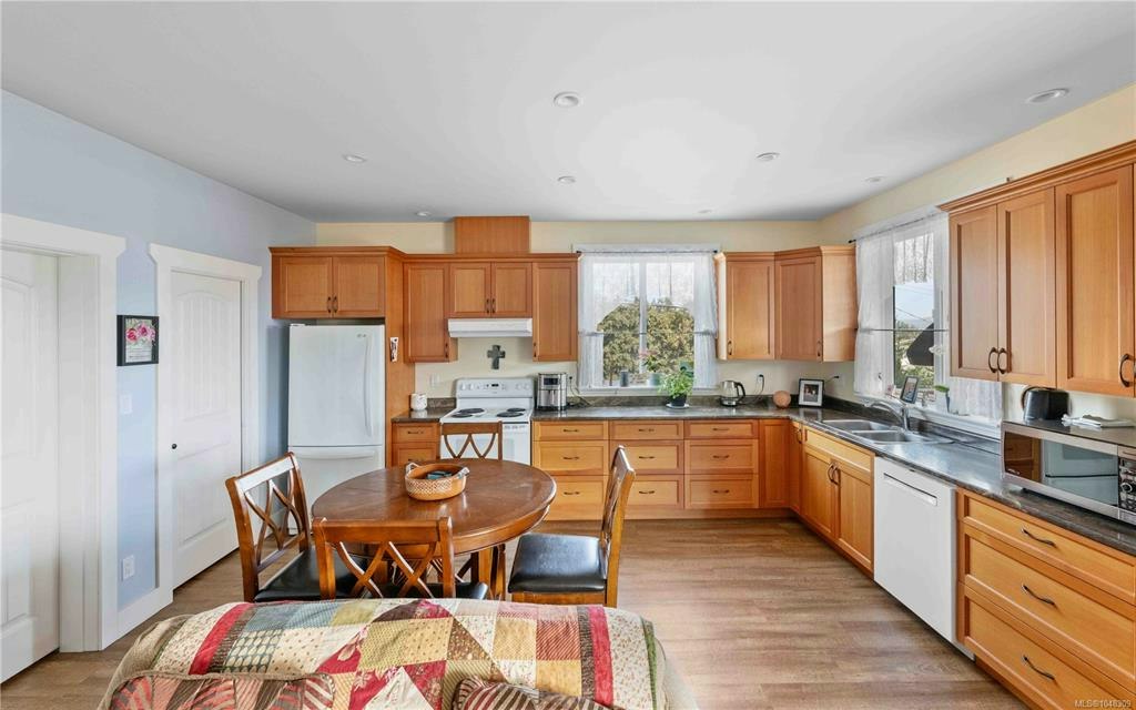 8105 Arthur Street, Crofton, BC, V0R 1R0 - 33