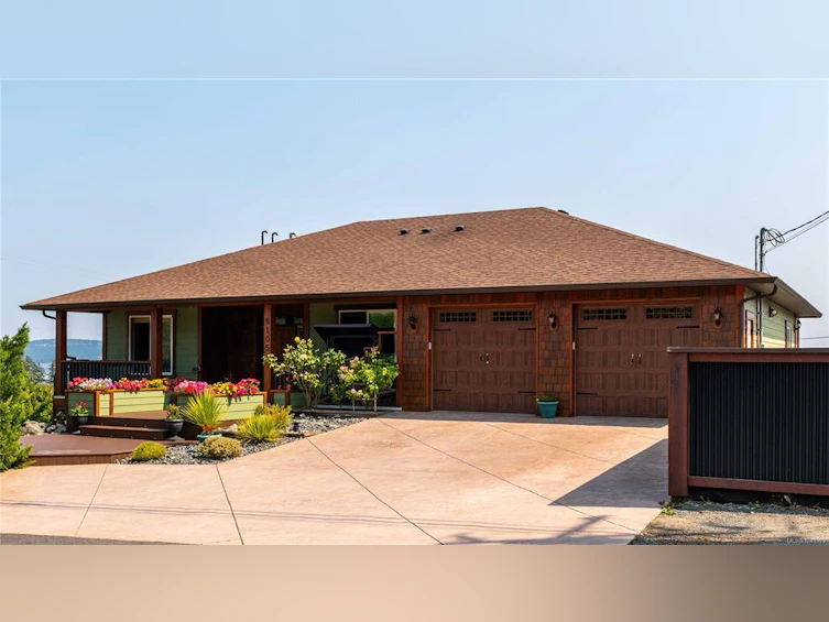 8105 Arthur Street, Crofton, BC, V0R 1R0