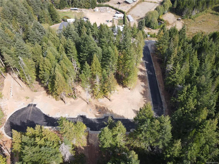 SL6 Essex Way, Qualicum Beach, BC, V9K 2A5 - 3