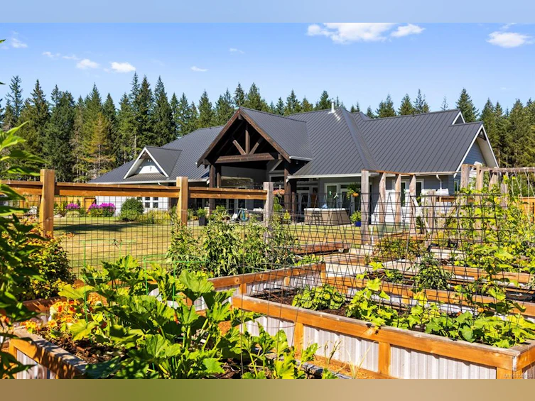 8757/8761 Oyster River Way, Black Creek, BC, V9J 1K5 - 6
