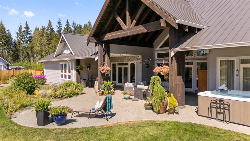 8757/8761 Oyster River Way, Black Creek, BC, V9J 1K5 - 49