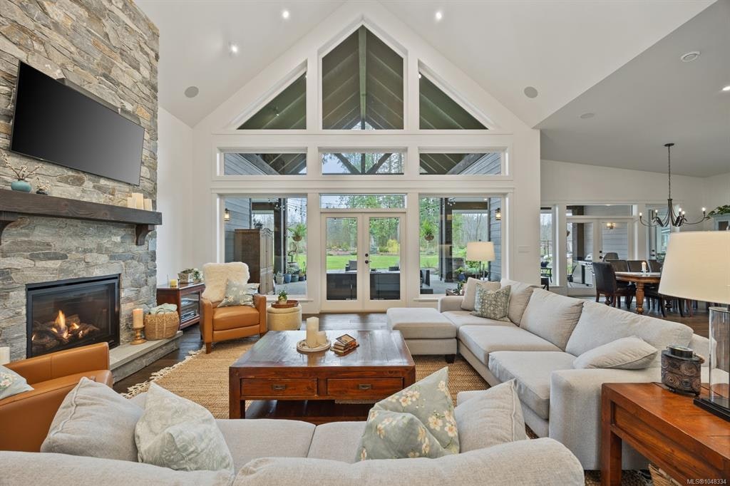 8757/8761 Oyster River Way, Black Creek, BC, V9J 1K5 - 13