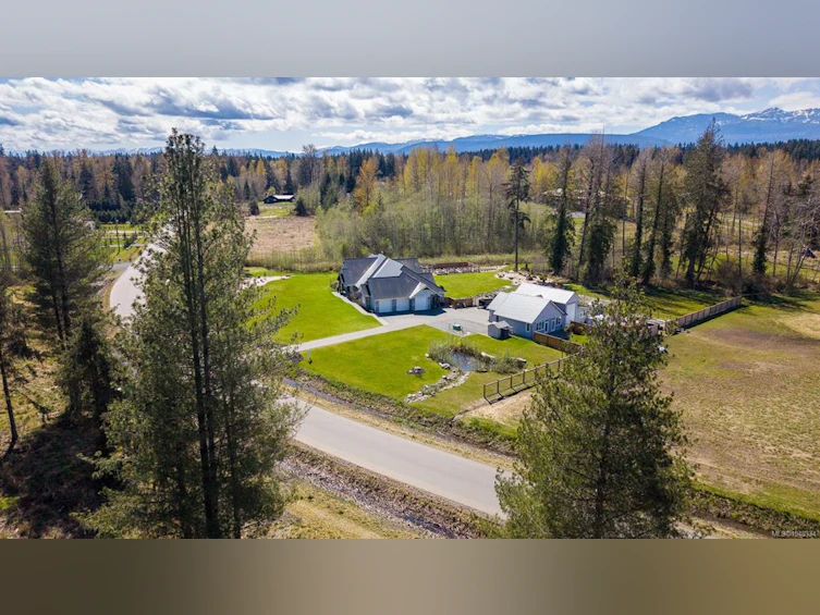 8757/8761 Oyster River Way, Black Creek, BC, V9J 1K5 - 75