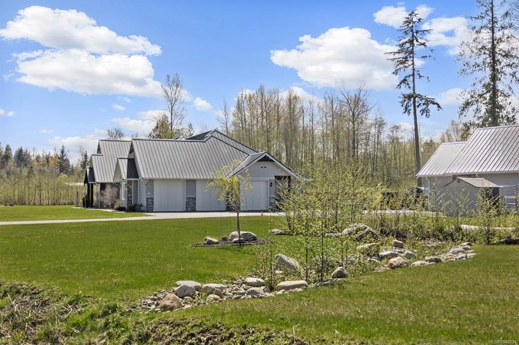 8757/8761 Oyster River Way, Black Creek, BC, V9J 1K5 - 77