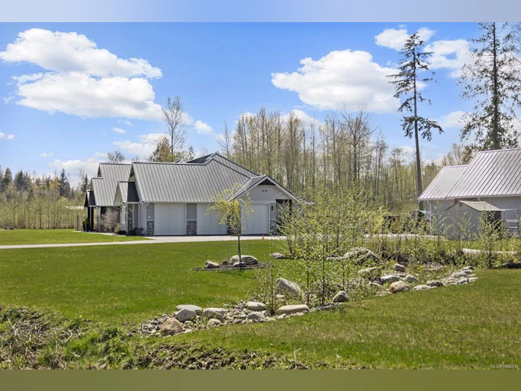 8757/8761 Oyster River Way, Black Creek, BC, V9J 1K5 - 77