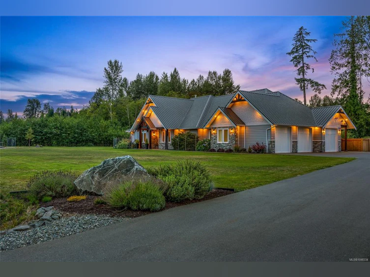 8757/8761 Oyster River Way, Black Creek, BC, V9J 1K5 - 2