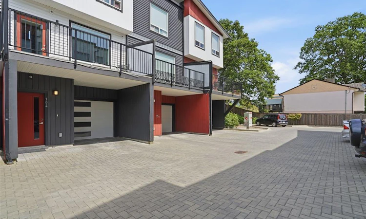 104-1726 Kerrisdale Road