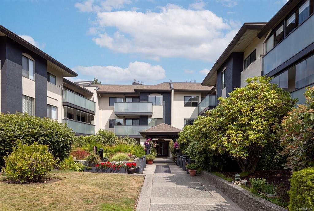 304-3900 Shelbourne Street, Saanich, BC, V8P 4H8