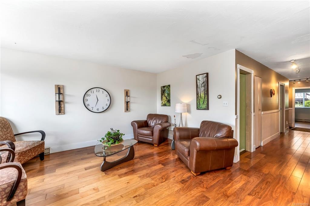 2-6172 Alington Road - 5