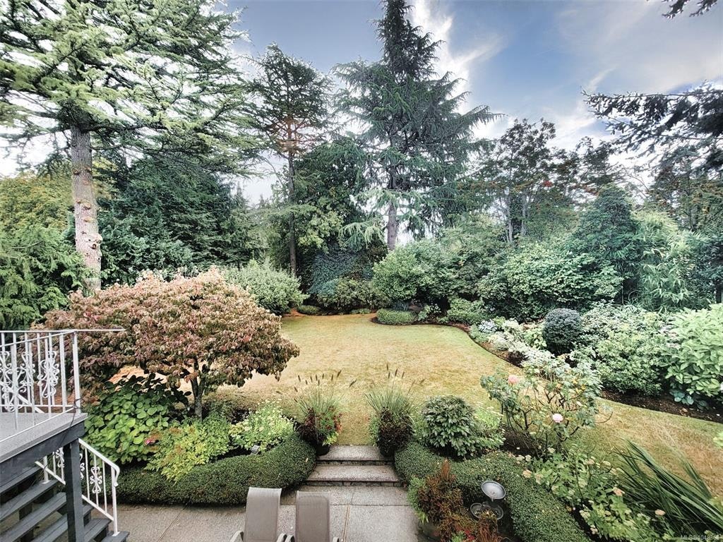 4575 Sumner Place, Saanich, BC, V8N 3V8