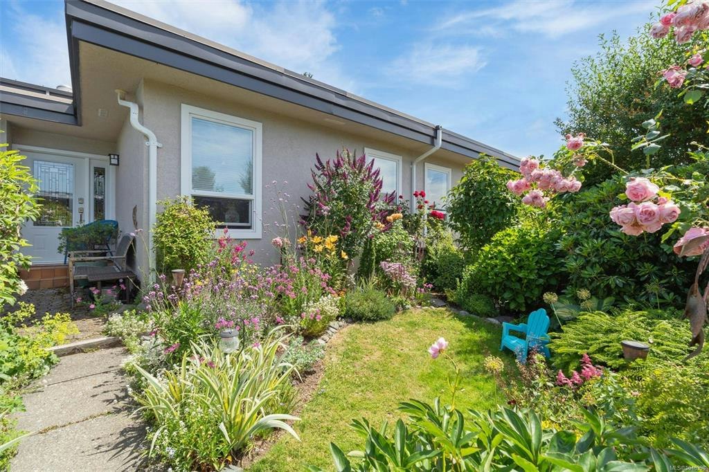 7-3060 Harriet Road, Victoria, BC, V9A 1T5