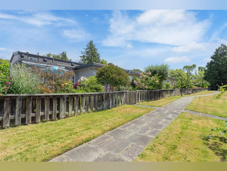 7-3060 Harriet Road, Victoria, BC, V9A 1T5 - 40