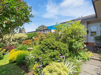 7-3060 Harriet Road - 2