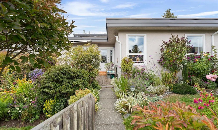 7-3060 Harriet Road