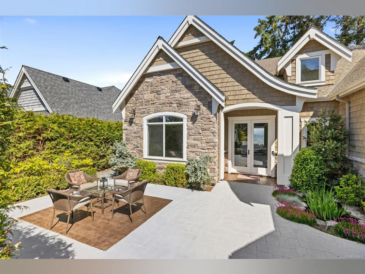 863 Cavin Road, French Creek, BC, V9P 1Z9 - 36