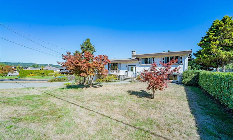 2440 Cosgrove Crescent