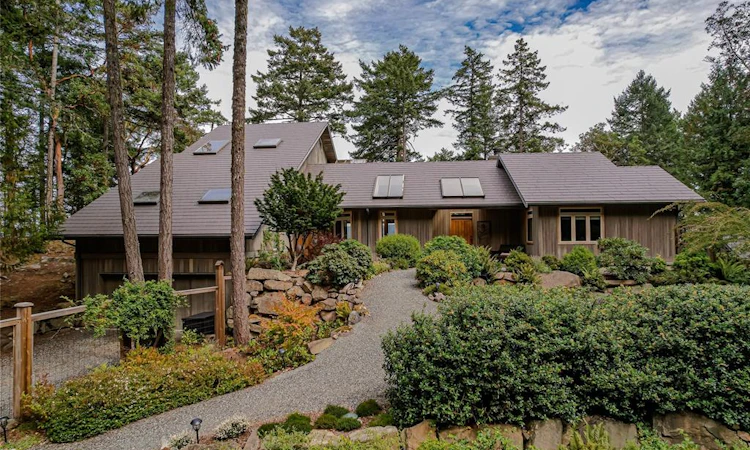 104 Seclusion Lane