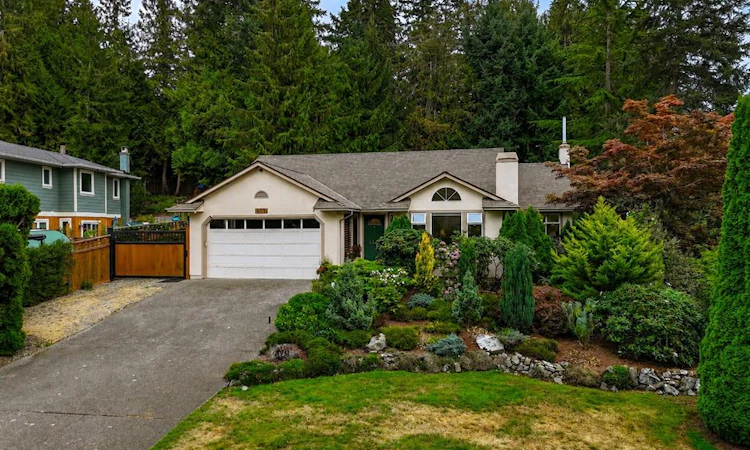 1567 Mayneview Terrace