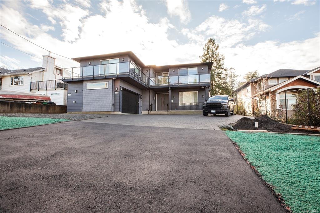 741 Snowdrop Avenue, Saanich, BC, V8Z 2N3