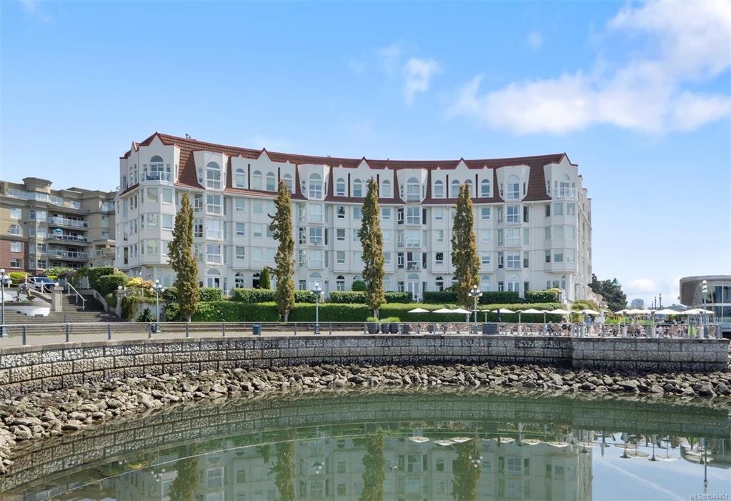 318-10 Paul Kane Place, Victoria, BC, V9A 7J8