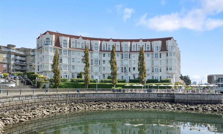 318-10 Paul Kane Place