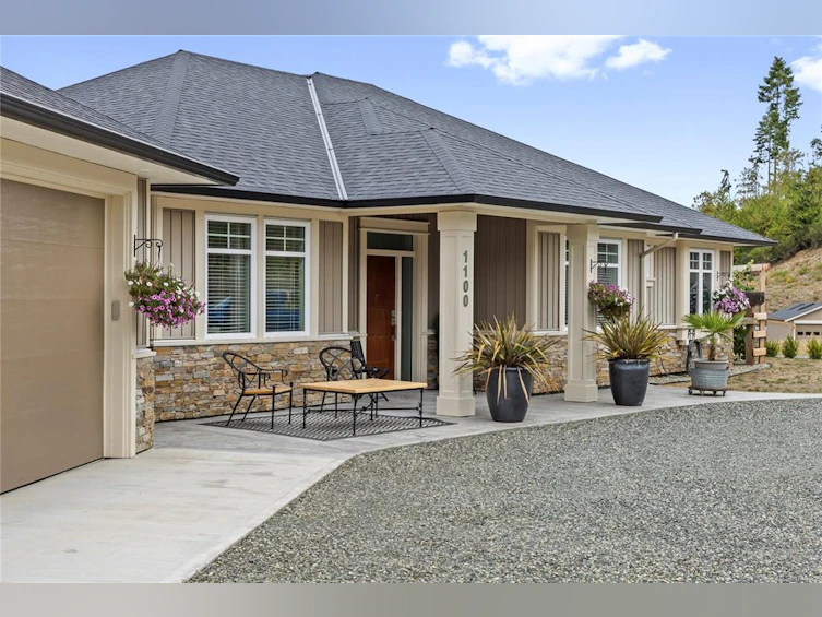 1100 Alpine View Place, Hilliers, BC, V9K 1V6 - 3