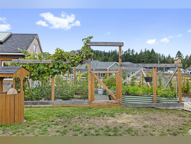 1100 Alpine View Place, Hilliers, BC, V9K 1V6 - 53