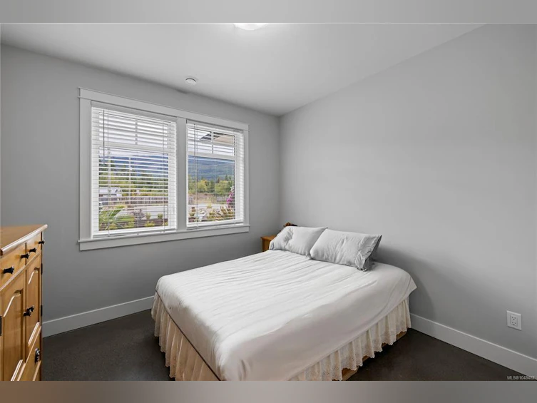 1100 Alpine View Place, Hilliers, BC, V9K 1V6 - 36