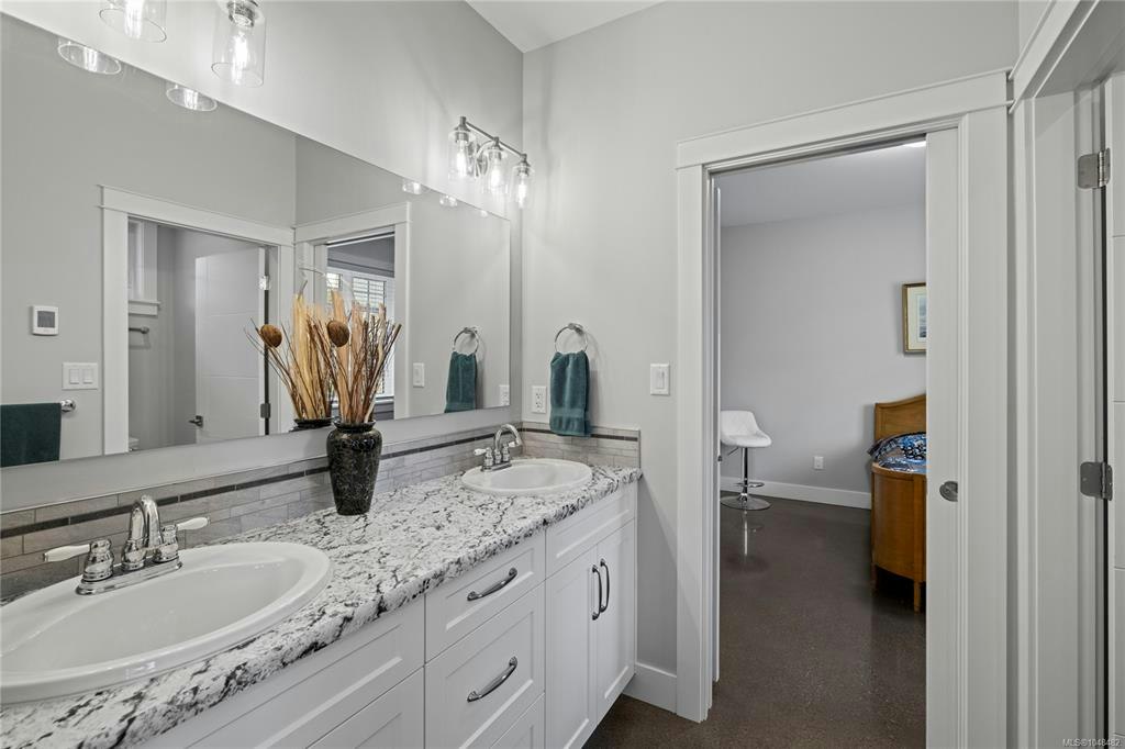 1100 Alpine View Place, Hilliers, BC, V9K 1V6 - 37