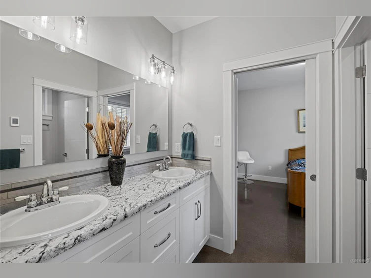 1100 Alpine View Place, Hilliers, BC, V9K 1V6 - 37