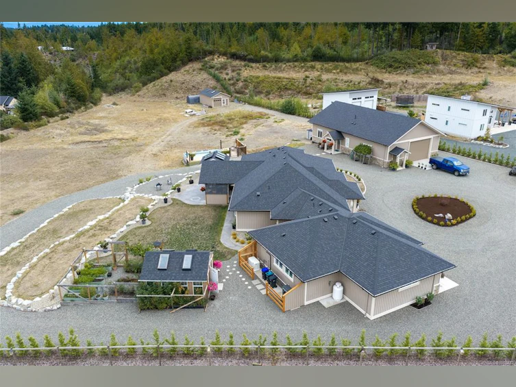 1100 Alpine View Place, Hilliers, BC, V9K 1V6 - 88