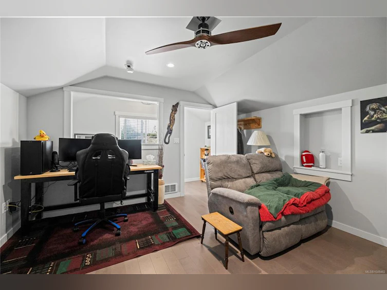1100 Alpine View Place, Hilliers, BC, V9K 1V6 - 73