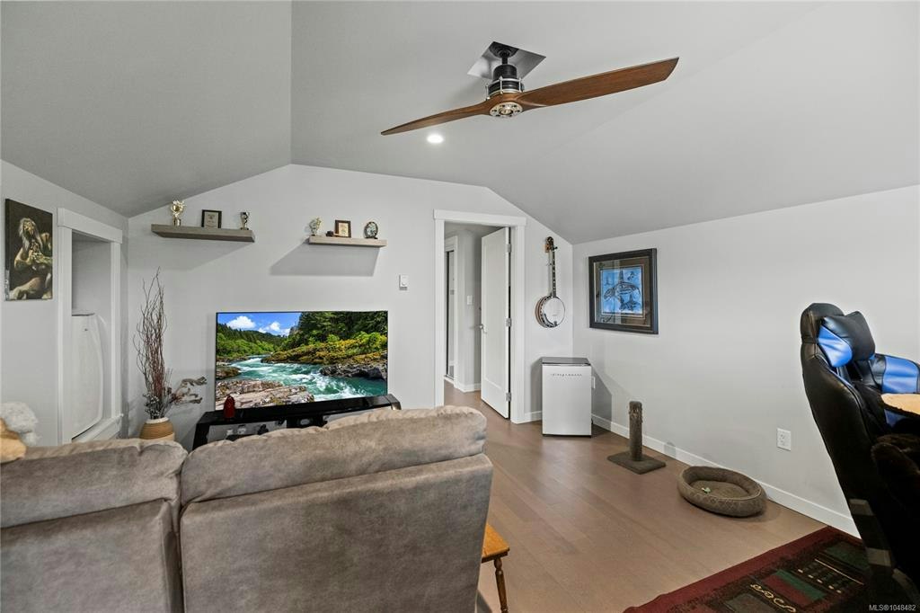 1100 Alpine View Place, Hilliers, BC, V9K 1V6 - 9