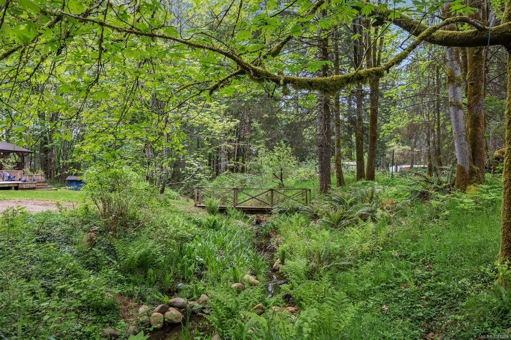 9525 Doyle Road, Black Creek, BC, V9J 1E7 - 21