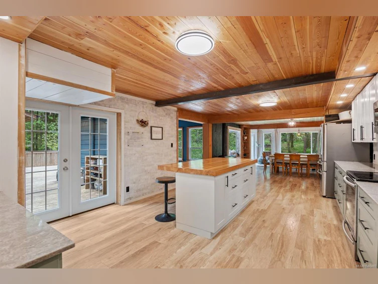 9525 Doyle Road, Black Creek, BC, V9J 1E7 - 40