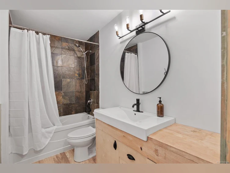 9525 Doyle Road, Black Creek, BC, V9J 1E7 - 46