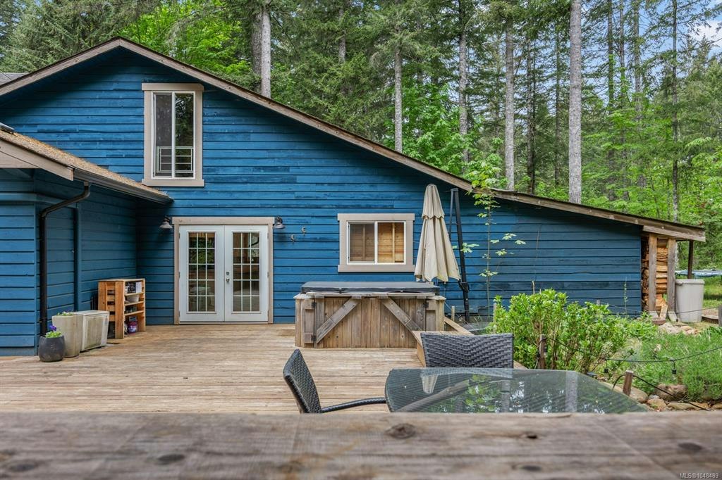 9525 Doyle Road, Black Creek, BC, V9J 1E7 - 9