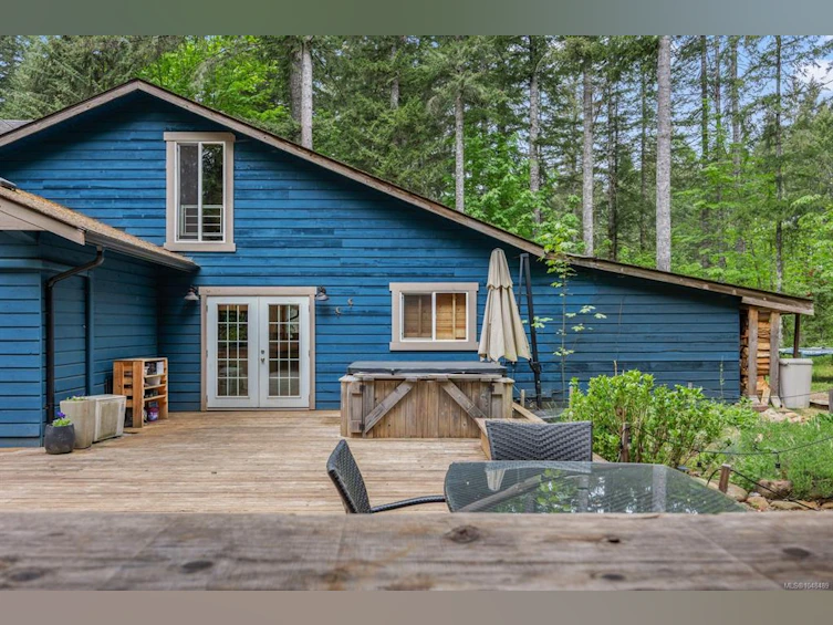 9525 Doyle Road, Black Creek, BC, V9J 1E7 - 9
