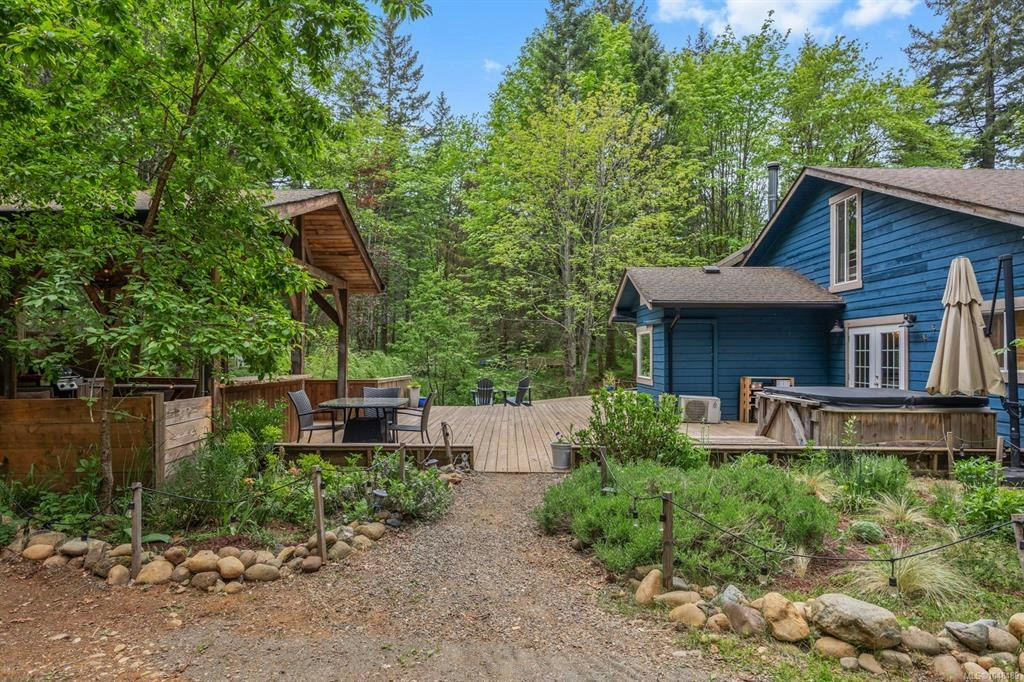 9525 Doyle Road, Black Creek, BC, V9J 1E7 - 11