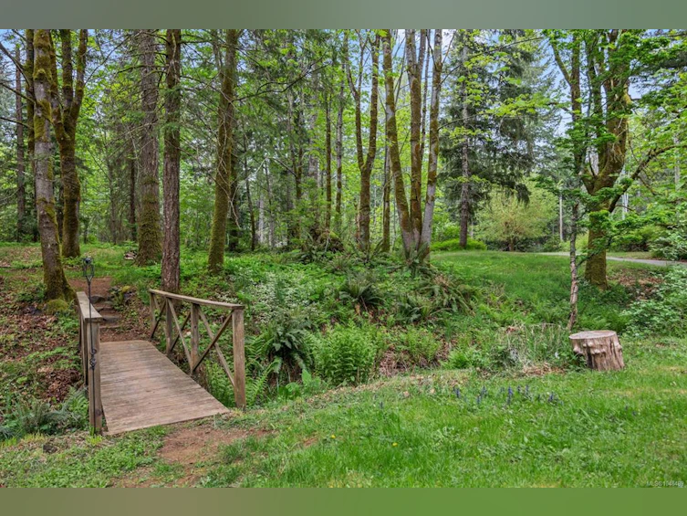 9525 Doyle Road, Black Creek, BC, V9J 1E7 - 15