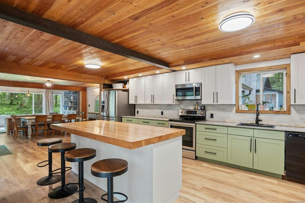 9525 Doyle Road, Black Creek, BC, V9J 1E7 - 41
