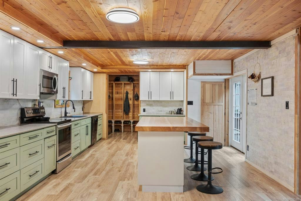 9525 Doyle Road, Black Creek, BC, V9J 1E7 - 38