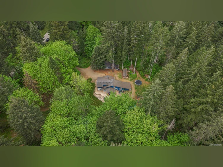 9525 Doyle Road, Black Creek, BC, V9J 1E7 - 3