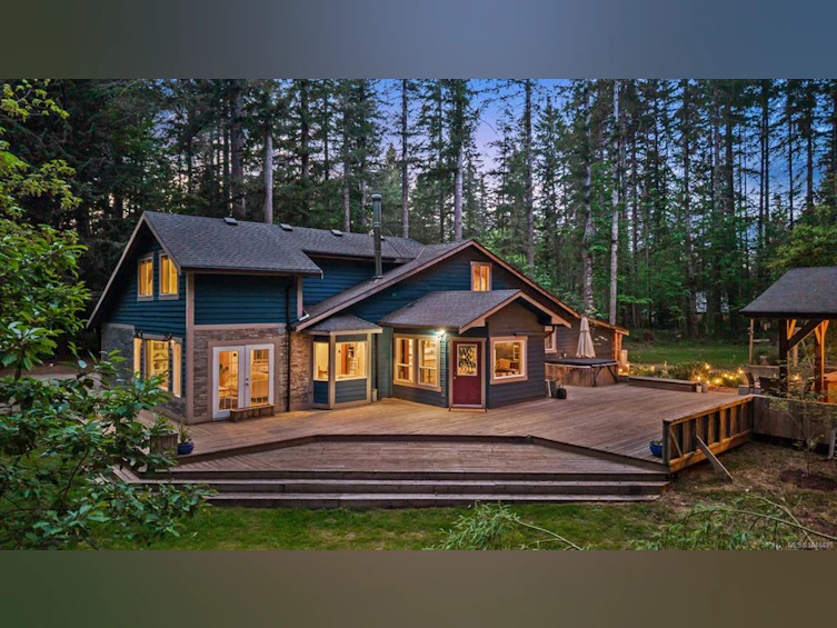 9525 Doyle Road, Black Creek, BC, V9J 1E7