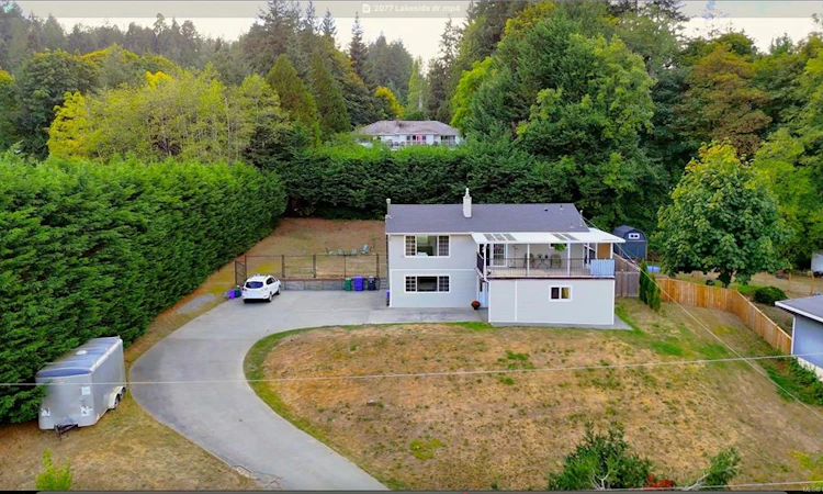 2077 Lakeside Drive