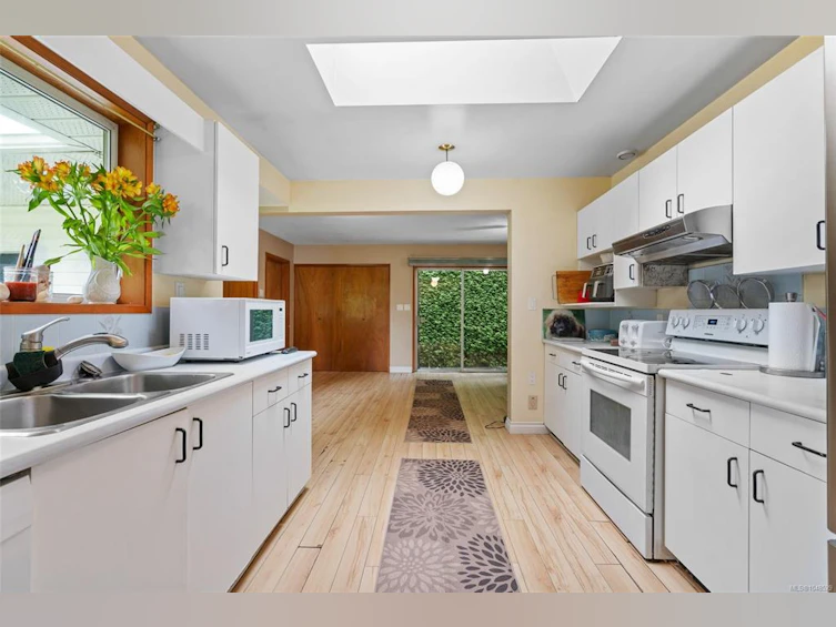 2-1215 Stelly's Cross Road, Central Saanich, BC, V8M 1H3 - 19