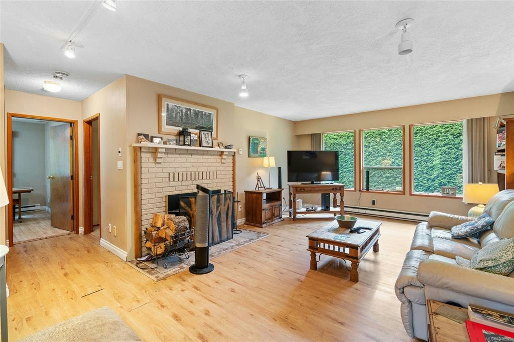 2-1215 Stelly's Cross Road, Central Saanich, BC, V8M 1H3 - 8
