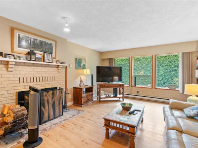 2-1215 Stelly's Cross Road - 4