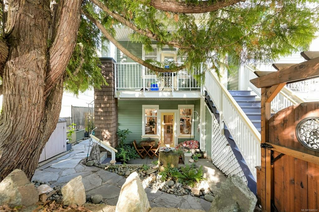 1-2116 Richmond Road, Victoria, BC, V8R 4C4