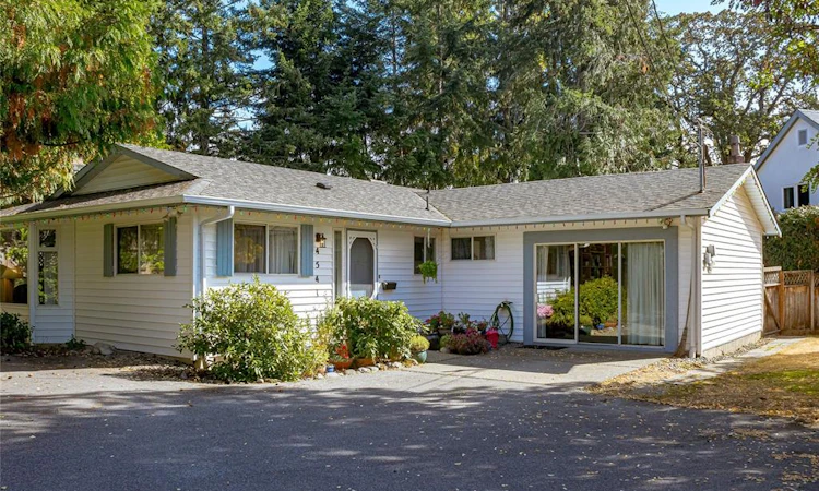 4541 Elk Lake Drive